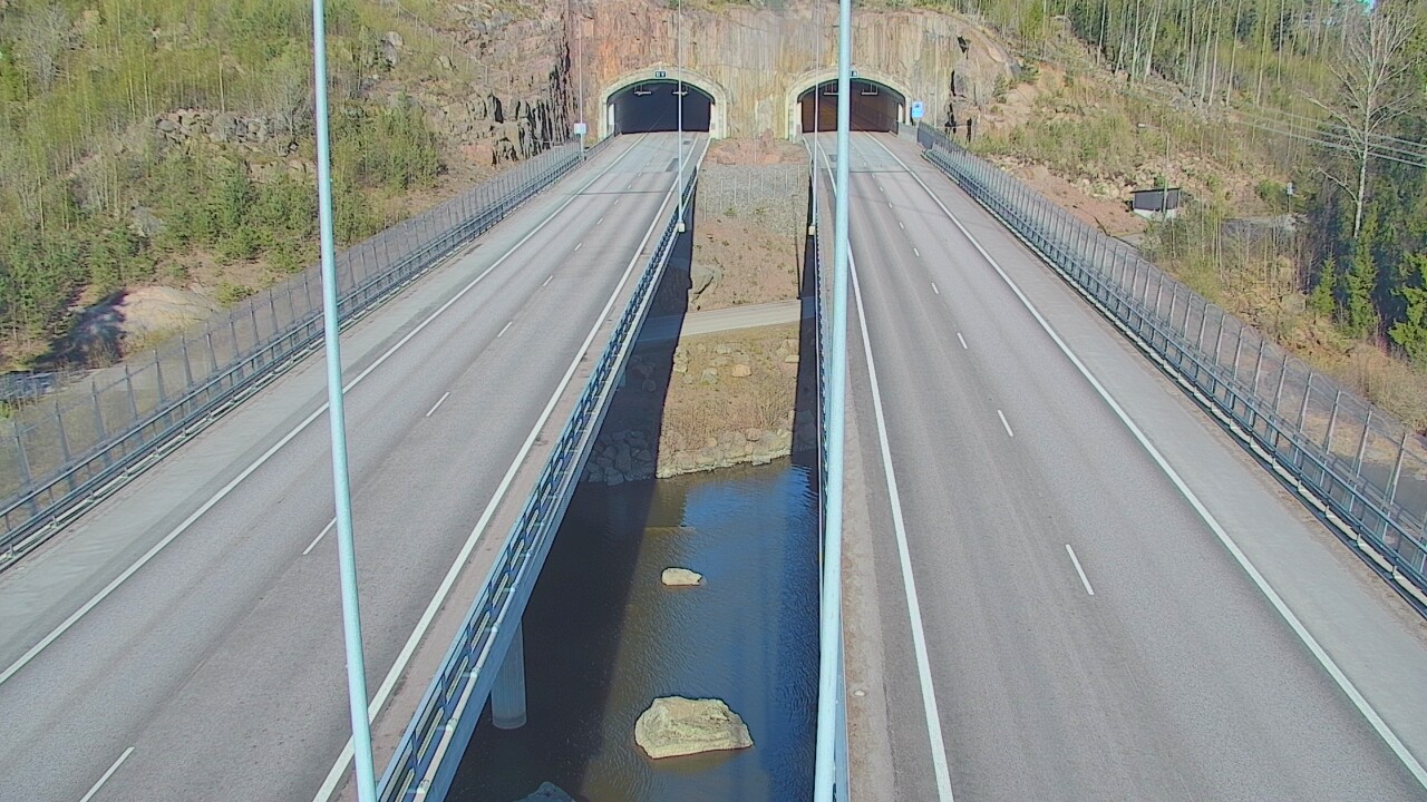Weather Camera Image Väg 7 Pyttis Marnadsbacken, suuaukko, öst, Pyhtää, Kymenlaakso