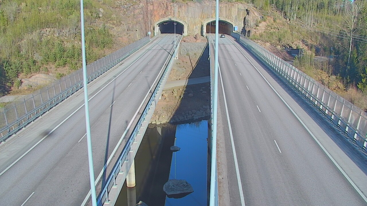 Weather Camera Image Väg 7 Pyttis Marnadsbacken, suuaukko, öst, Pyhtää, Kymenlaakso