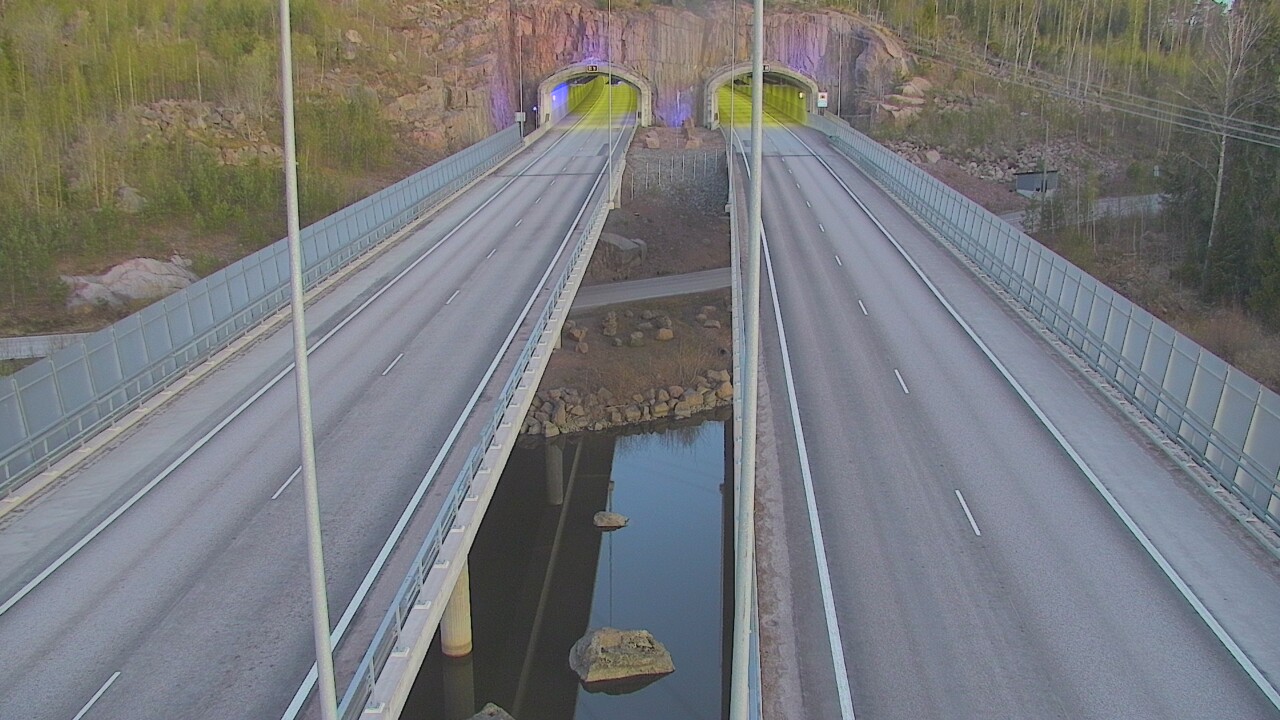 Weather Camera Image Väg 7 Pyttis Marnadsbacken, suuaukko, öst, Pyhtää, Kymenlaakso