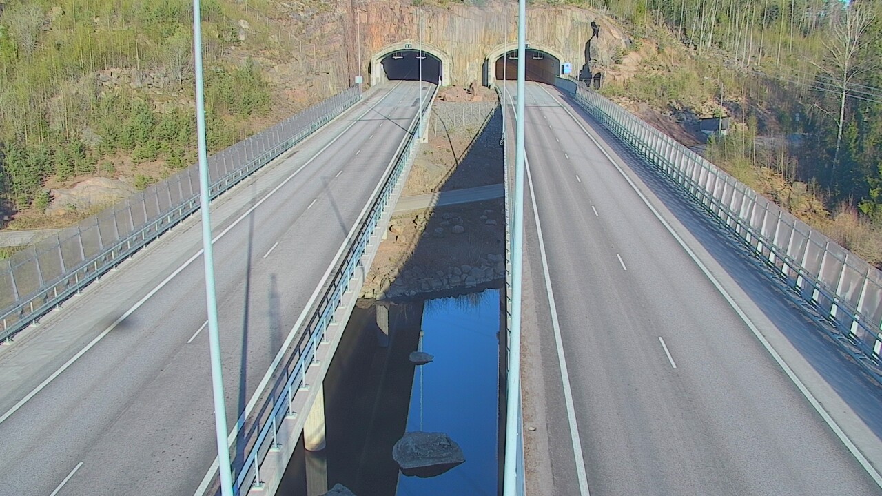 Weather Camera Image Väg 7 Pyttis Marnadsbacken, suuaukko, öst, Pyhtää, Kymenlaakso