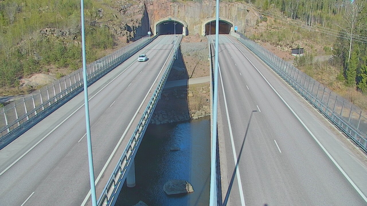Weather Camera Image Väg 7 Pyttis Marnadsbacken, suuaukko, öst, Pyhtää, Kymenlaakso