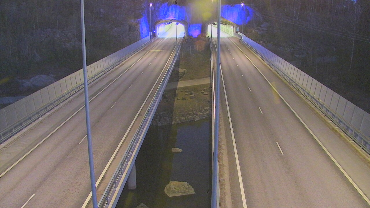Weather Camera Image Väg 7 Pyttis Marnadsbacken, suuaukko, öst, Pyhtää, Kymenlaakso