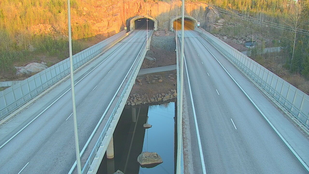 Weather Camera Image Väg 7 Pyttis Marnadsbacken, suuaukko, öst, Pyhtää, Kymenlaakso