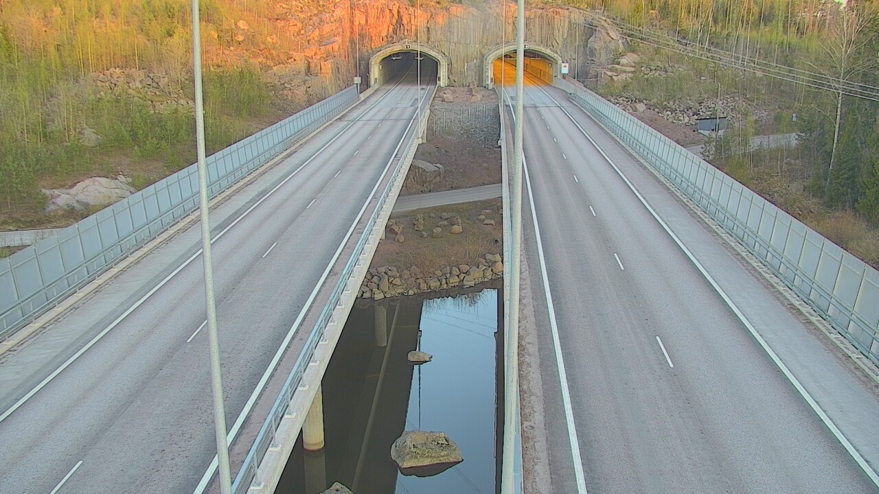 Weather Camera Image Väg 7 Pyttis Marnadsbacken, suuaukko, öst, Pyhtää, Kymenlaakso