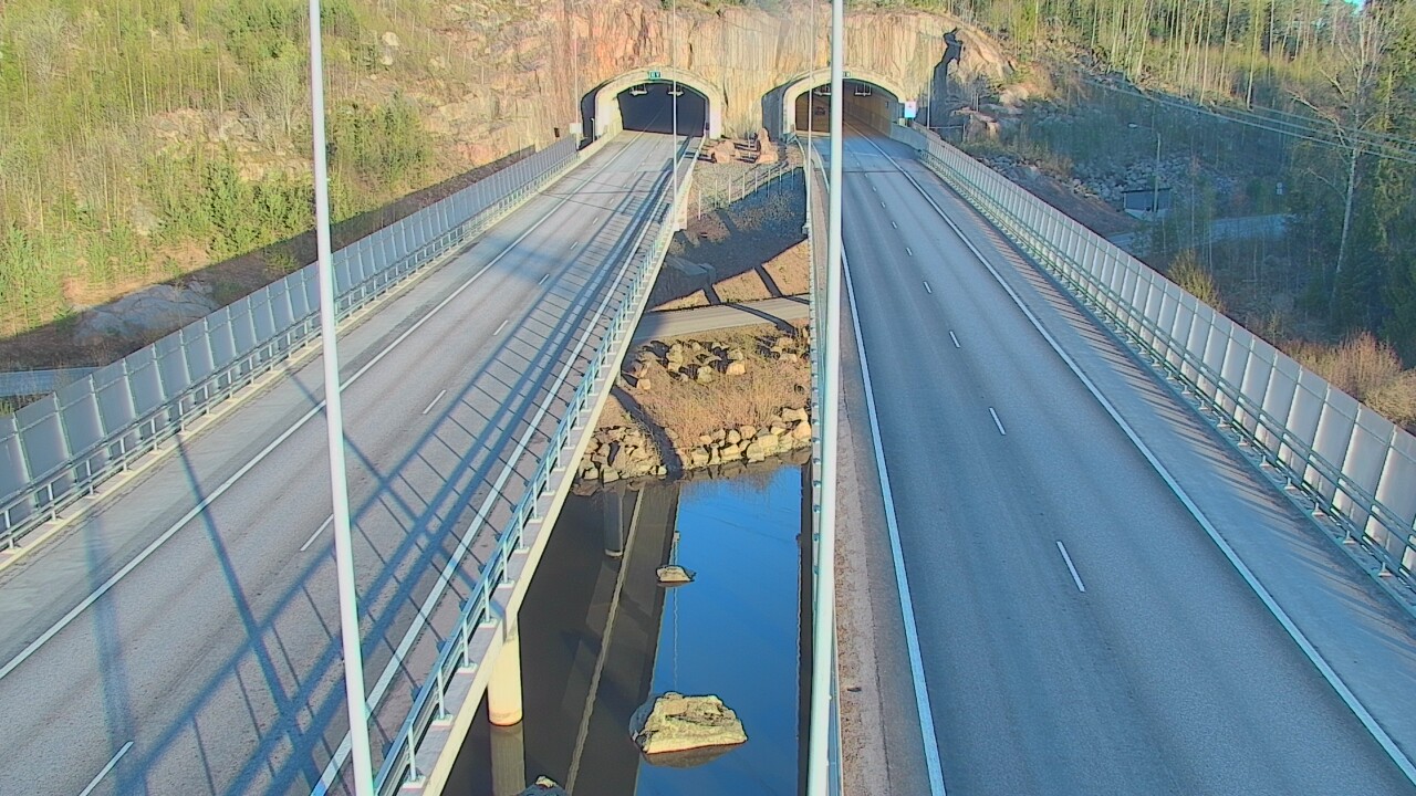 Weather Camera Image Väg 7 Pyttis Marnadsbacken, suuaukko, öst, Pyhtää, Kymenlaakso