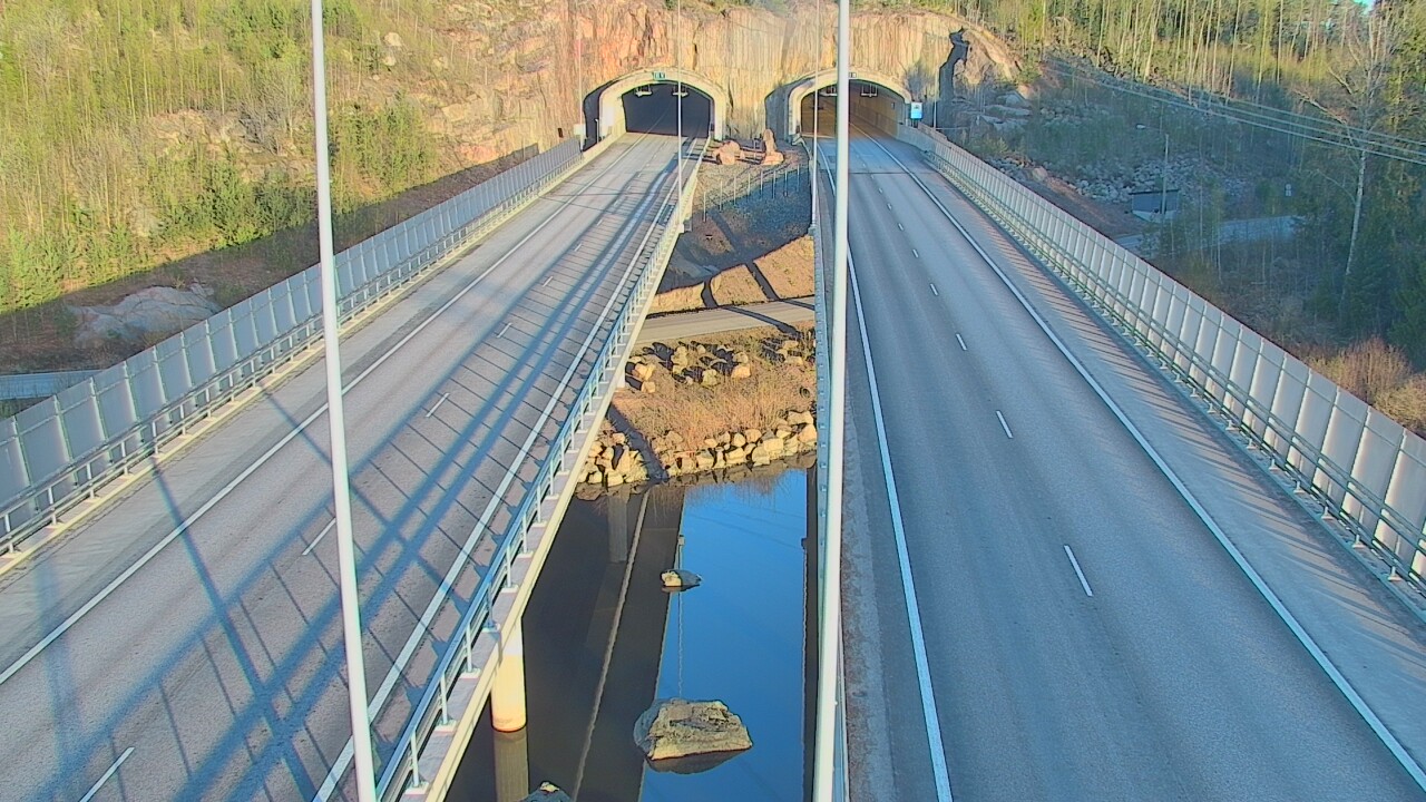 Weather Camera Image Väg 7 Pyttis Marnadsbacken, suuaukko, öst, Pyhtää, Kymenlaakso