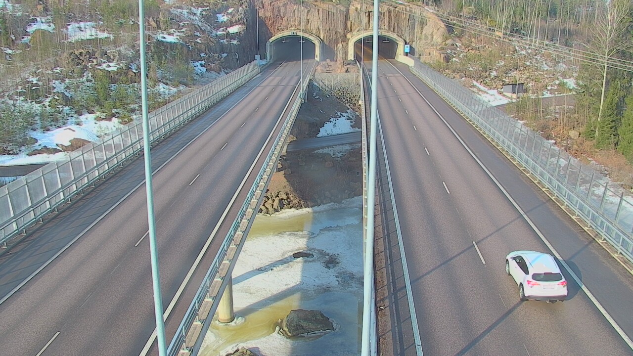 Weather Camera Image Road 7 Pyhtää Markkinamäki, suuaukko, east, Pyhtää, Kymenlaakso