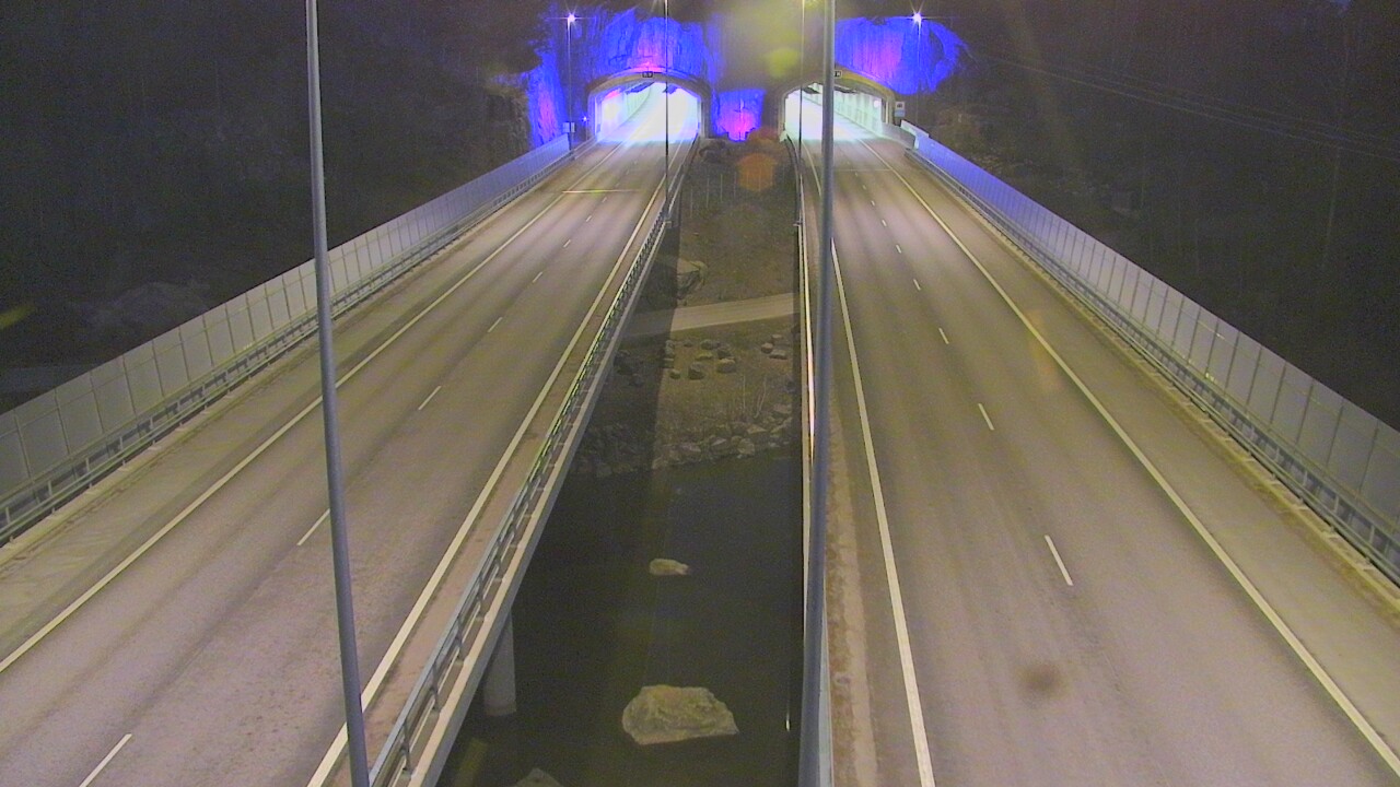 Weather Camera Image Väg 7 Pyttis Marnadsbacken, suuaukko, öst, Pyhtää, Kymenlaakso