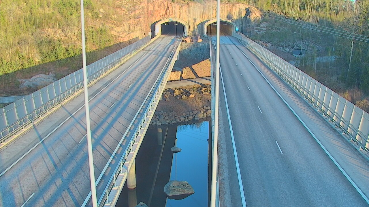 Weather Camera Image Väg 7 Pyttis Marnadsbacken, suuaukko, öst, Pyhtää, Kymenlaakso