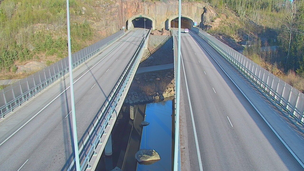 Weather Camera Image Väg 7 Pyttis Marnadsbacken, suuaukko, öst, Pyhtää, Kymenlaakso