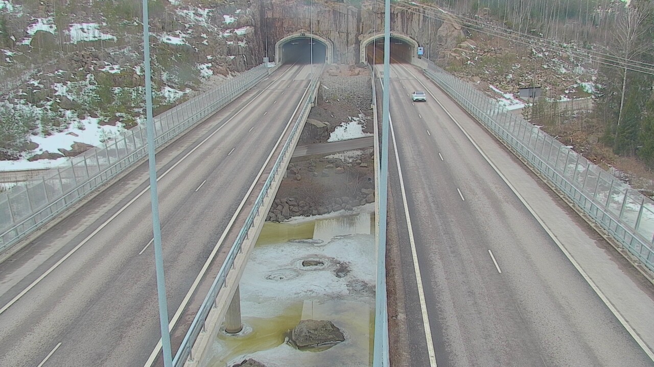 Weather Camera Image Road 7 Pyhtää Markkinamäki, suuaukko, east, Pyhtää, Kymenlaakso