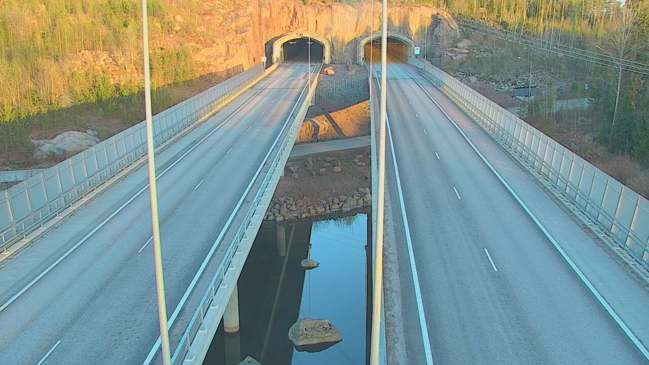 Weather Camera Image Väg 7 Pyttis Marnadsbacken, suuaukko, öst, Pyhtää, Kymenlaakso