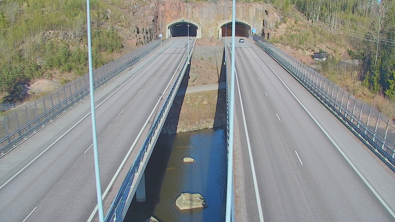 Weather Camera Image Väg 7 Pyttis Marnadsbacken, suuaukko, öst, Pyhtää, Kymenlaakso