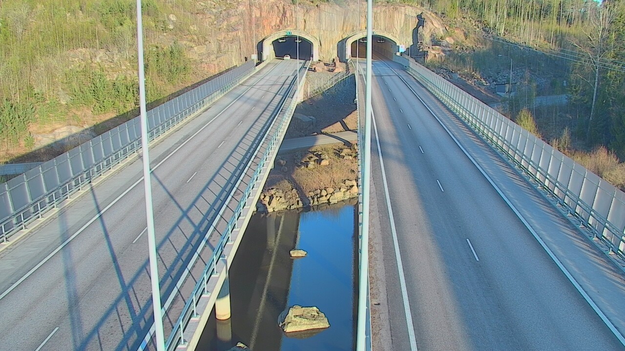 Weather Camera Image Väg 7 Pyttis Marnadsbacken, suuaukko, öst, Pyhtää, Kymenlaakso