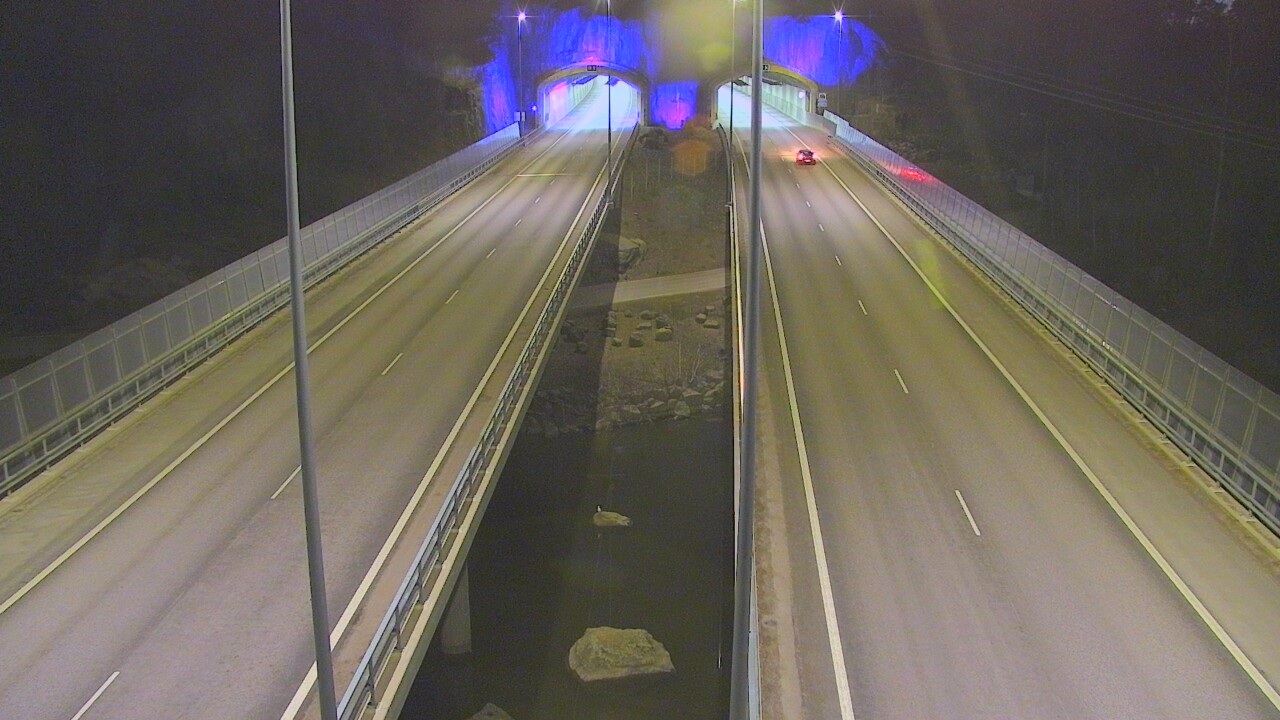 Weather Camera Image Väg 7 Pyttis Marnadsbacken, suuaukko, öst, Pyhtää, Kymenlaakso