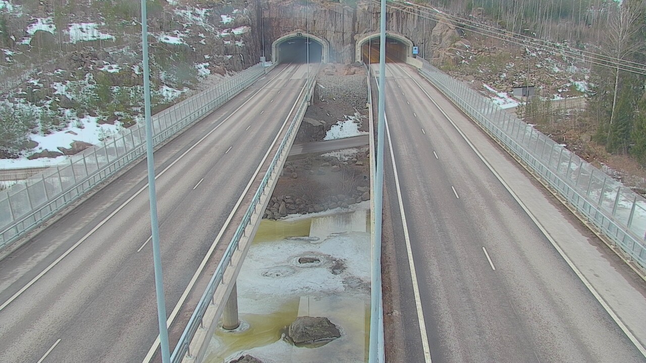 Weather Camera Image Road 7 Pyhtää Markkinamäki, suuaukko, east, Pyhtää, Kymenlaakso