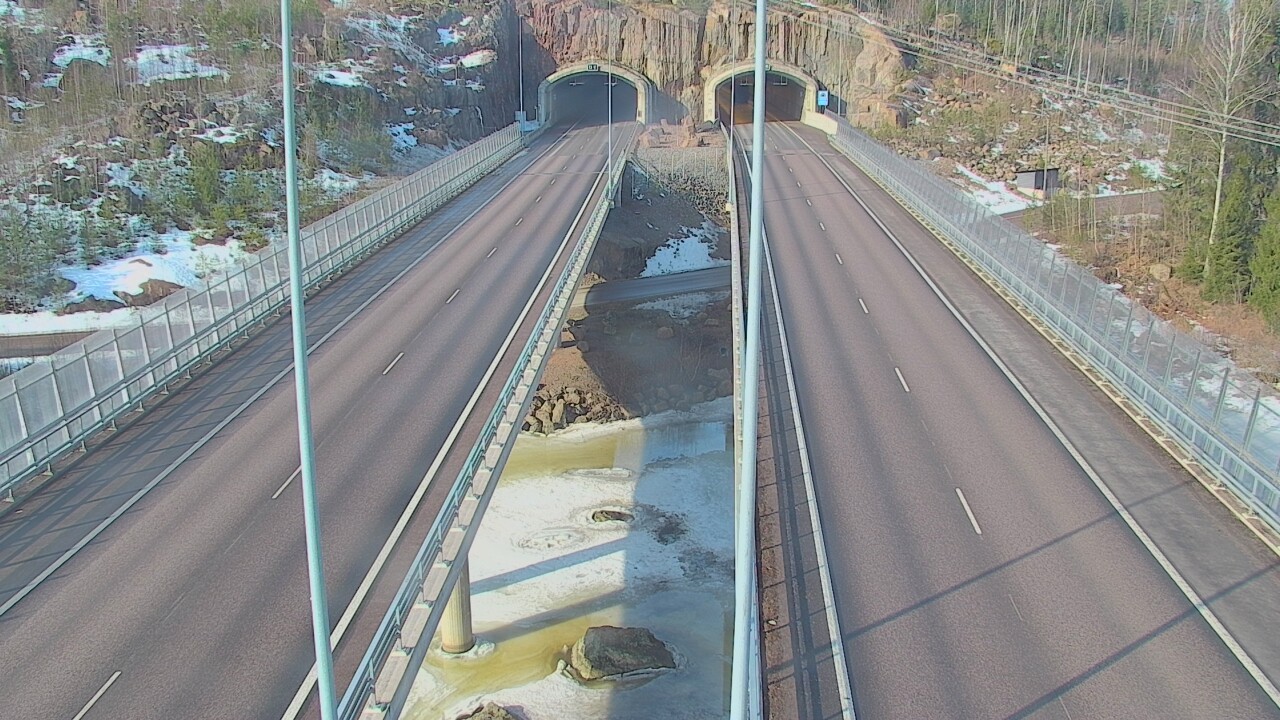 Weather Camera Image Road 7 Pyhtää Markkinamäki, suuaukko, east, Pyhtää, Kymenlaakso