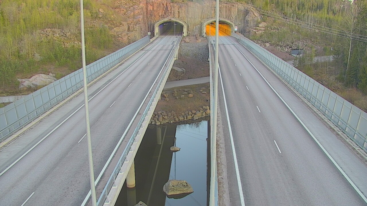 Weather Camera Image Väg 7 Pyttis Marnadsbacken, suuaukko, öst, Pyhtää, Kymenlaakso
