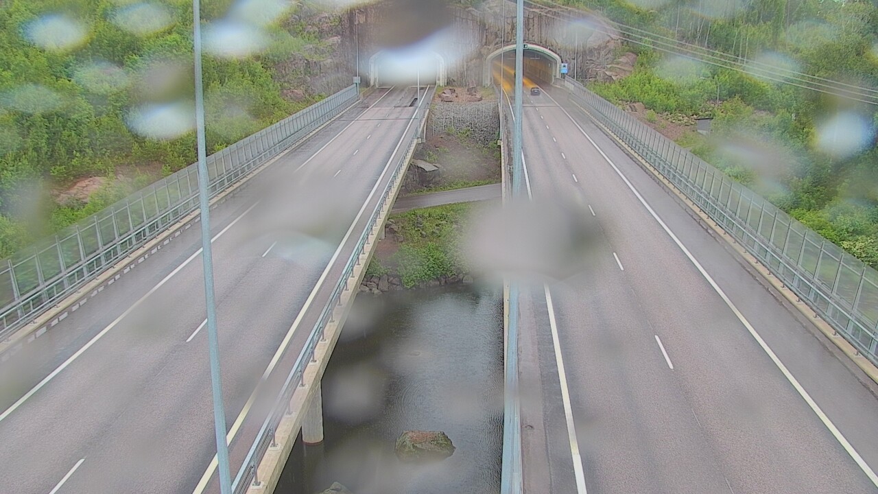 Weather Camera Image Väg 7 Pyttis Marnadsbacken, suuaukko, öst, Pyhtää, Kymenlaakso
