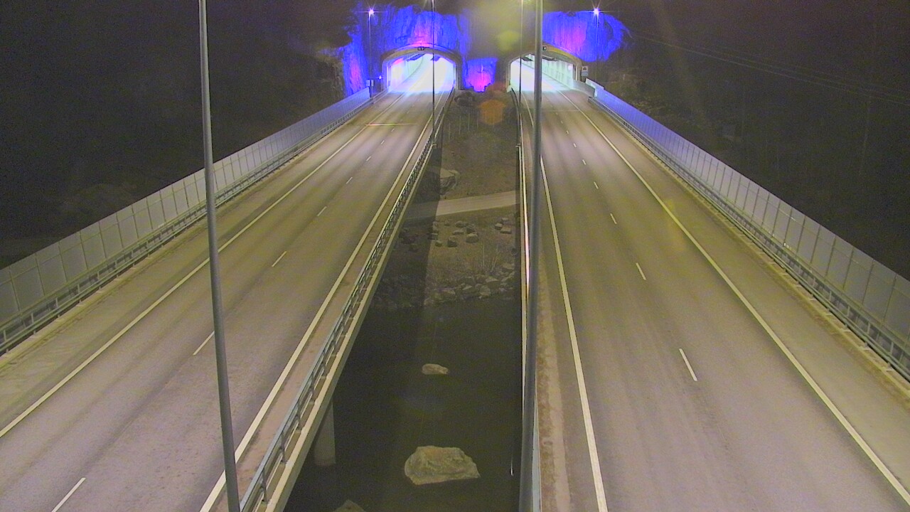 Weather Camera Image Väg 7 Pyttis Marnadsbacken, suuaukko, öst, Pyhtää, Kymenlaakso