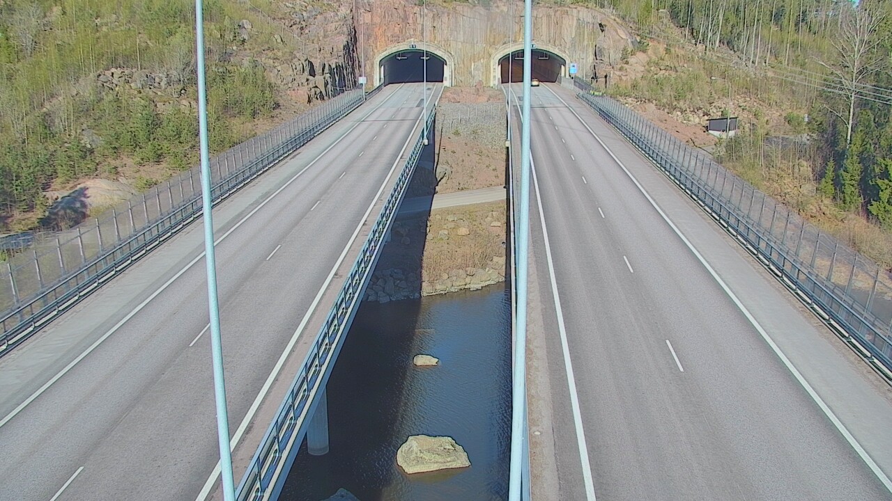 Weather Camera Image Väg 7 Pyttis Marnadsbacken, suuaukko, öst, Pyhtää, Kymenlaakso