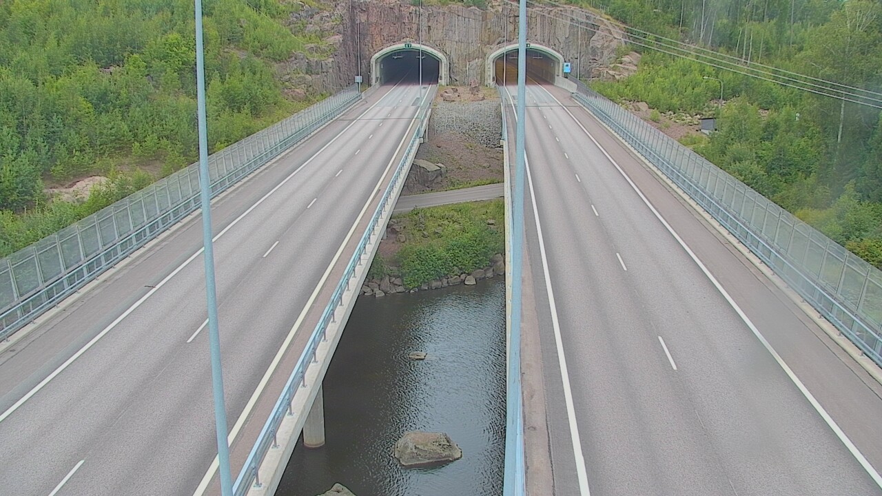 Weather Camera Image Väg 7 Pyttis Marnadsbacken, suuaukko, öst, Pyhtää, Kymenlaakso