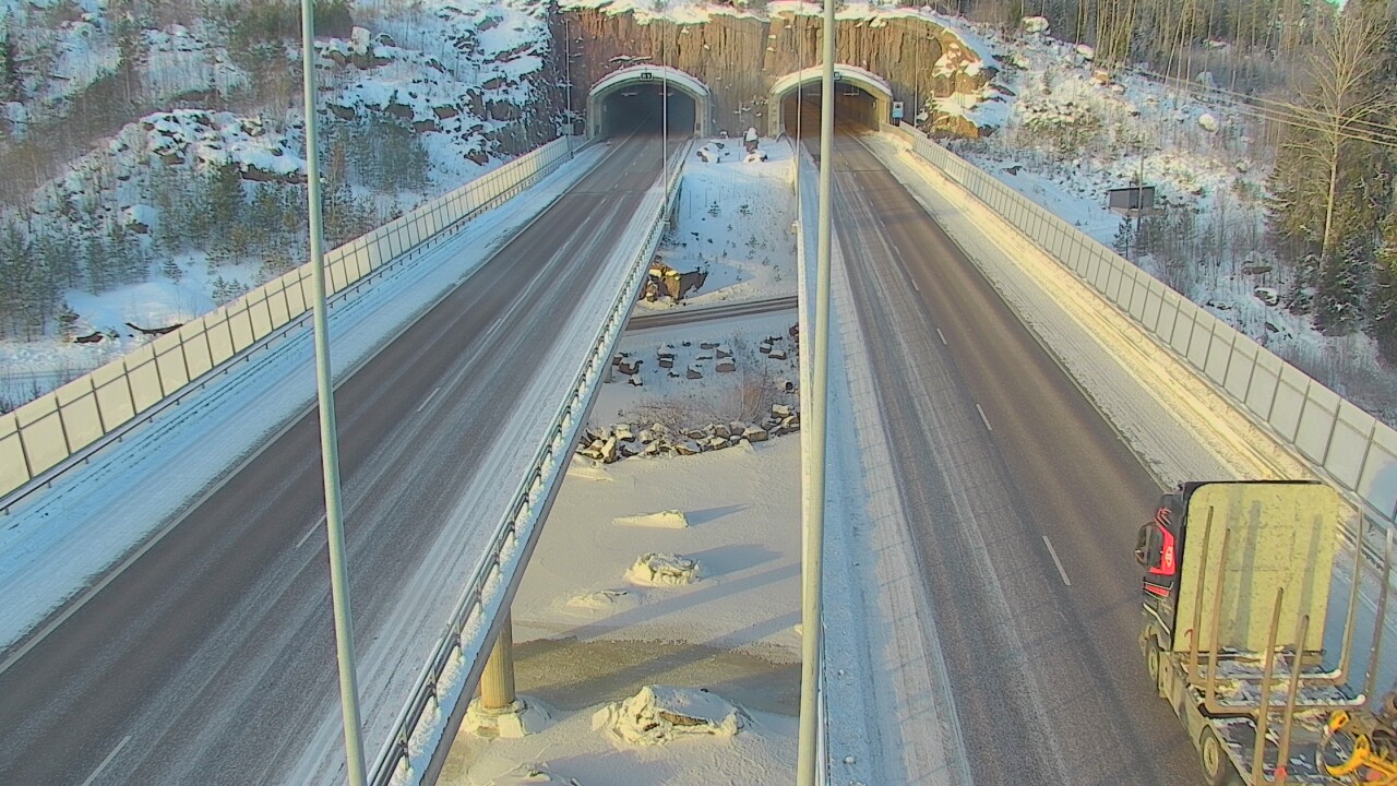 Weather Camera Image Road 7 Pyhtää Markkinamäki, suuaukko, east, Pyhtää, Kymenlaakso