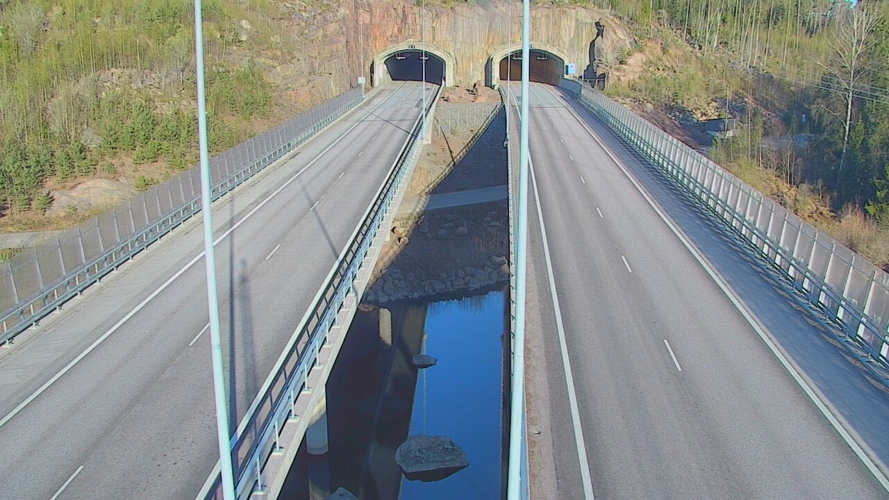 Weather Camera Image Väg 7 Pyttis Marnadsbacken, suuaukko, öst, Pyhtää, Kymenlaakso