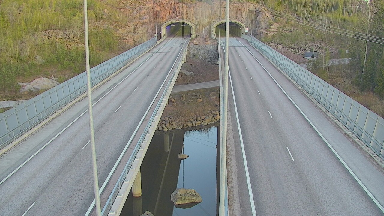 Weather Camera Image Väg 7 Pyttis Marnadsbacken, suuaukko, öst, Pyhtää, Kymenlaakso
