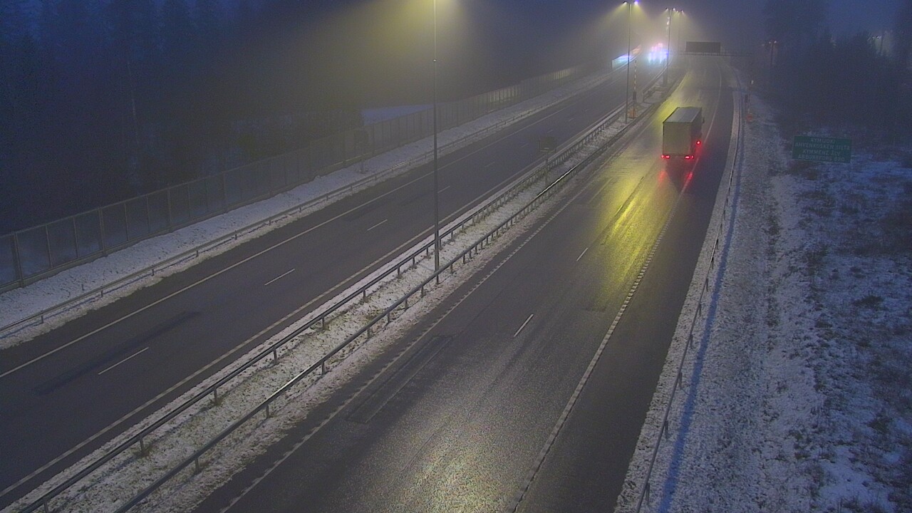 Weather Camera Image Väg 7 Pyttis Marnadsbacken , bom, öst, Pyhtää, Kymenlaakso