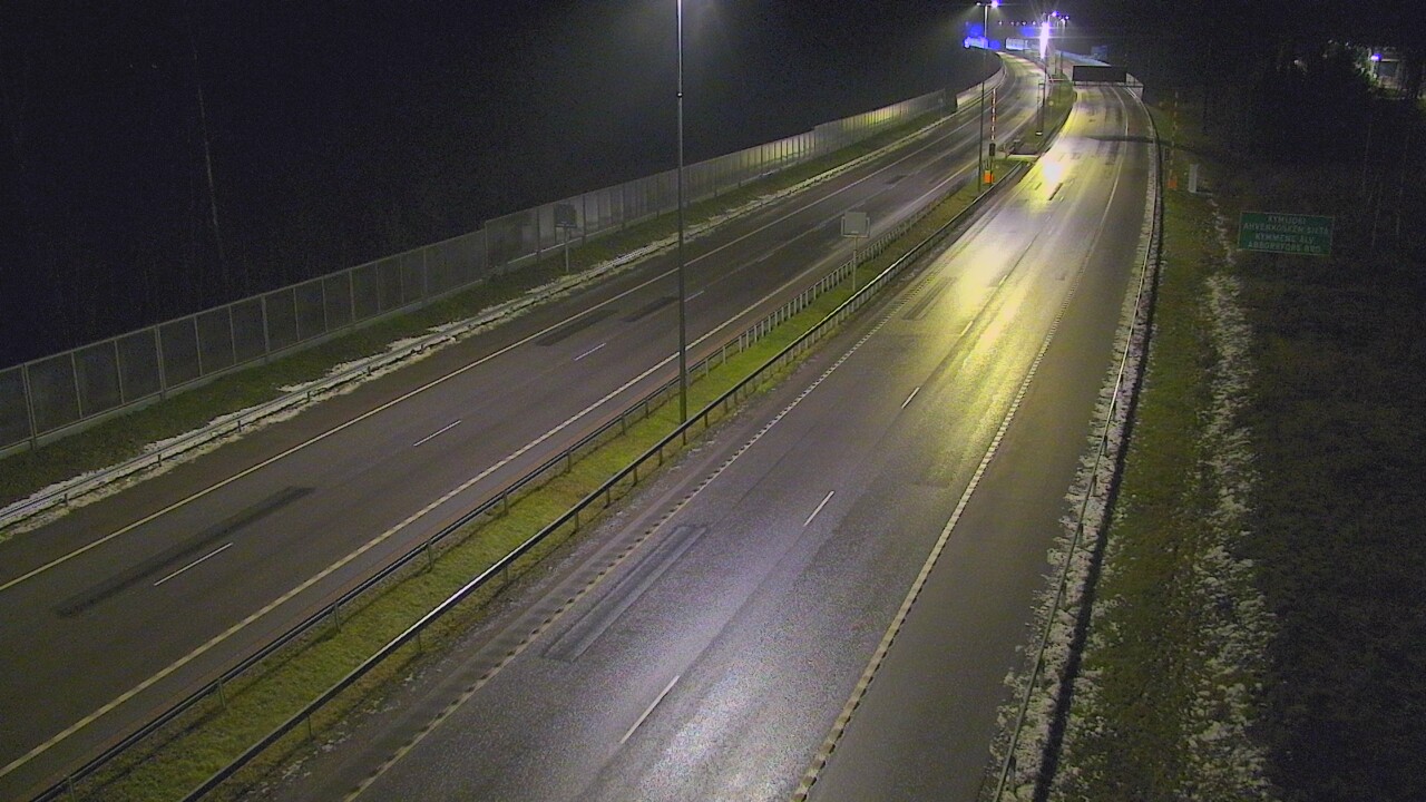 Weather Camera Image Väg 7 Pyttis Marnadsbacken , bom, öst, Pyhtää, Kymenlaakso