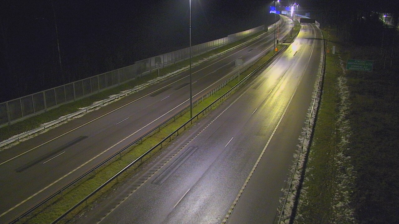 Weather Camera Image Väg 7 Pyttis Marnadsbacken , bom, öst, Pyhtää, Kymenlaakso