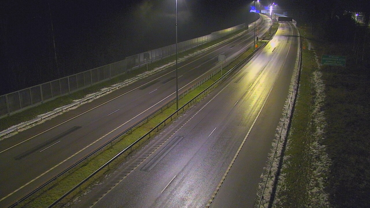 Weather Camera Image Väg 7 Pyttis Marnadsbacken , bom, öst, Pyhtää, Kymenlaakso