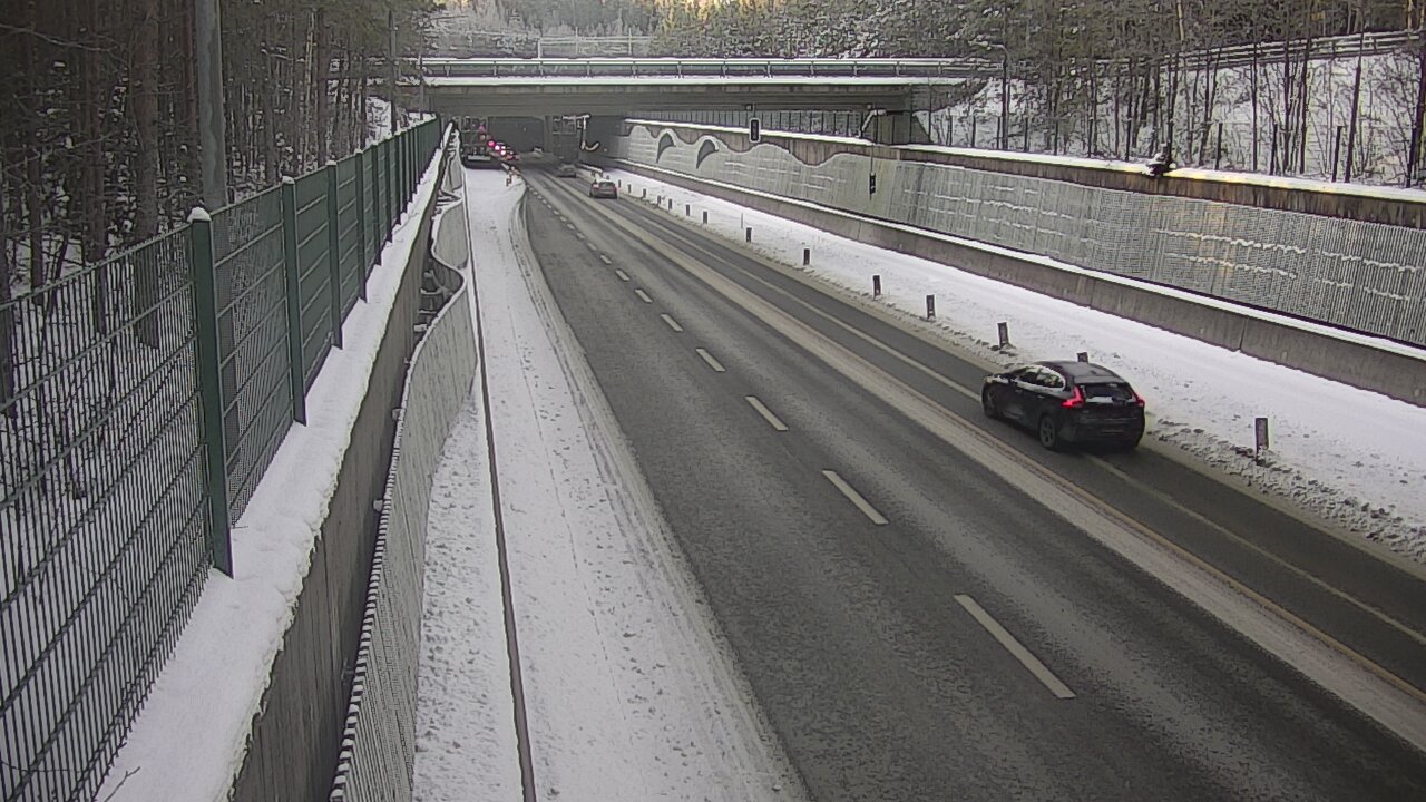 Kelikamerat Kuva Tie 102 Espoo Hiidenkallion tunneli, suuaukko pohj., Espoo, Uusimaa