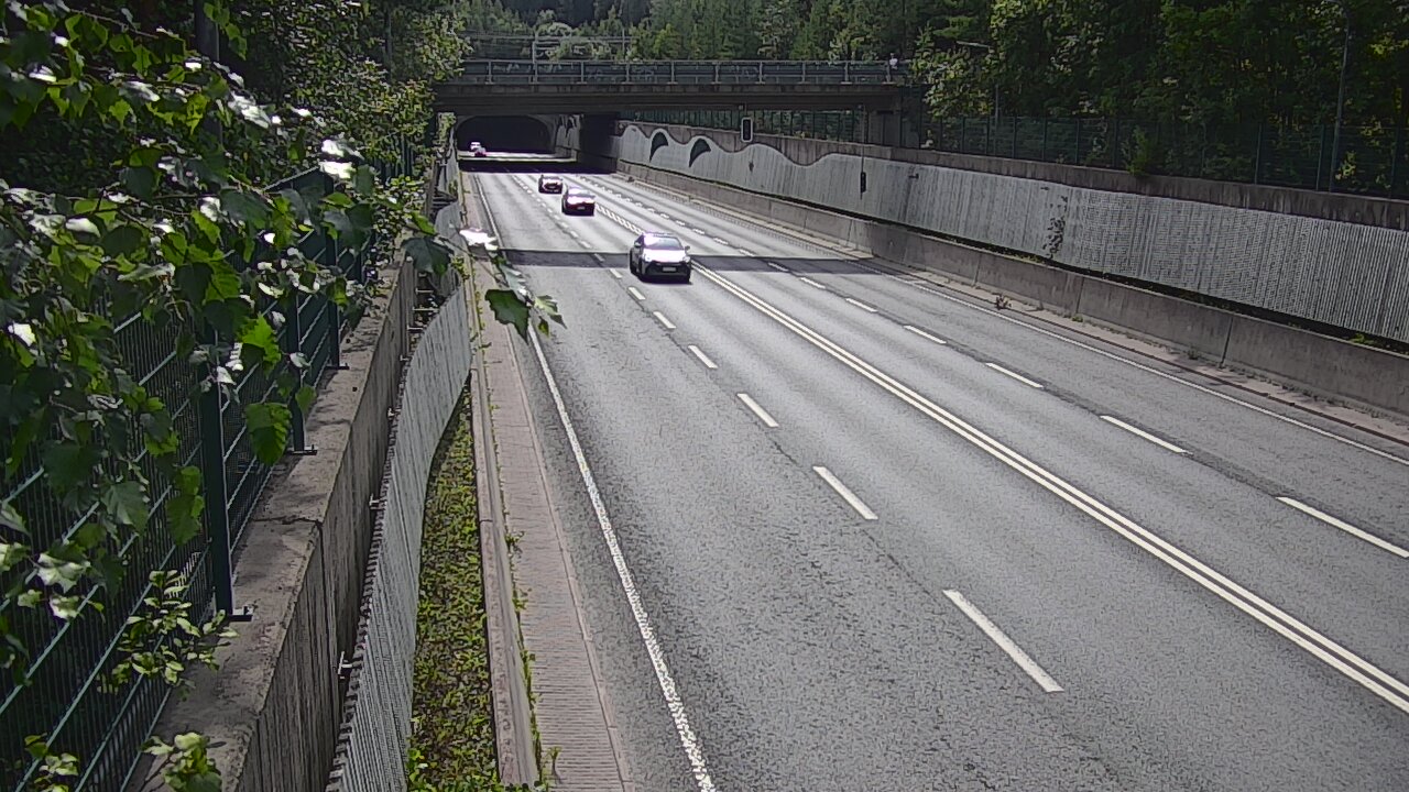 Weather Camera Image Väg 102 Esbo Hiidenkallio tunnel, suuaukko nord., Espoo, Uusimaa