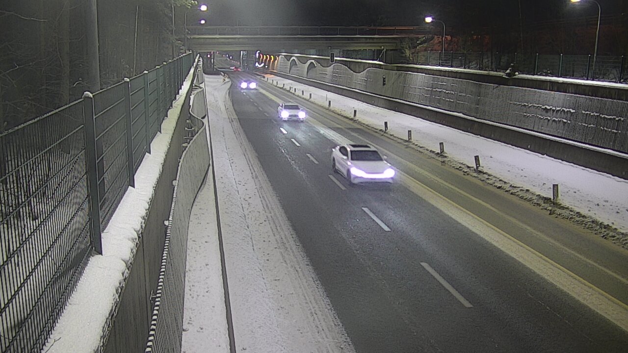 Weather Camera Image Väg 102 Esbo Hiidenkallio tunnel, suuaukko nord., Espoo, Uusimaa