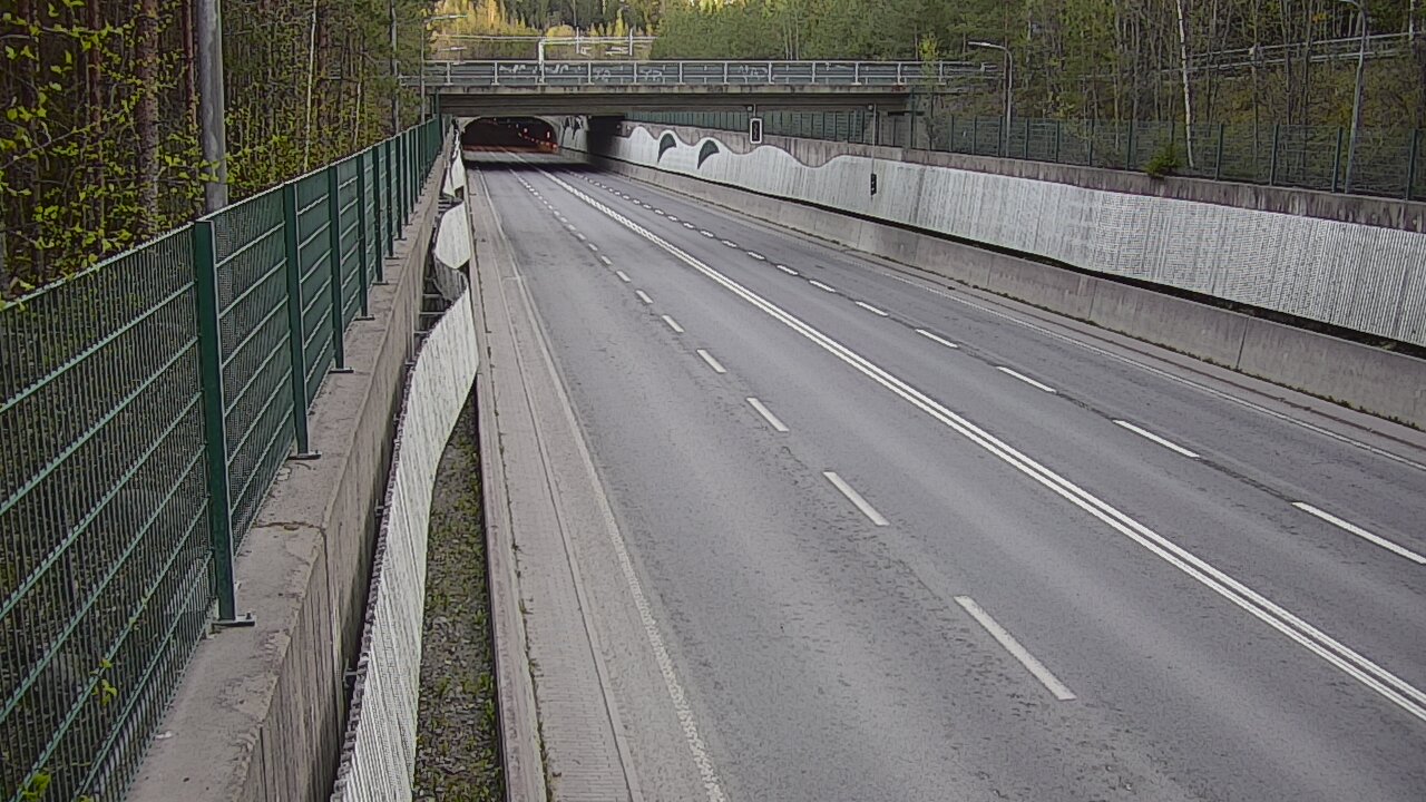 Kelikamerat Kuva Tie 102 Espoo Hiidenkallion tunneli, suuaukko pohj., Espoo, Uusimaa