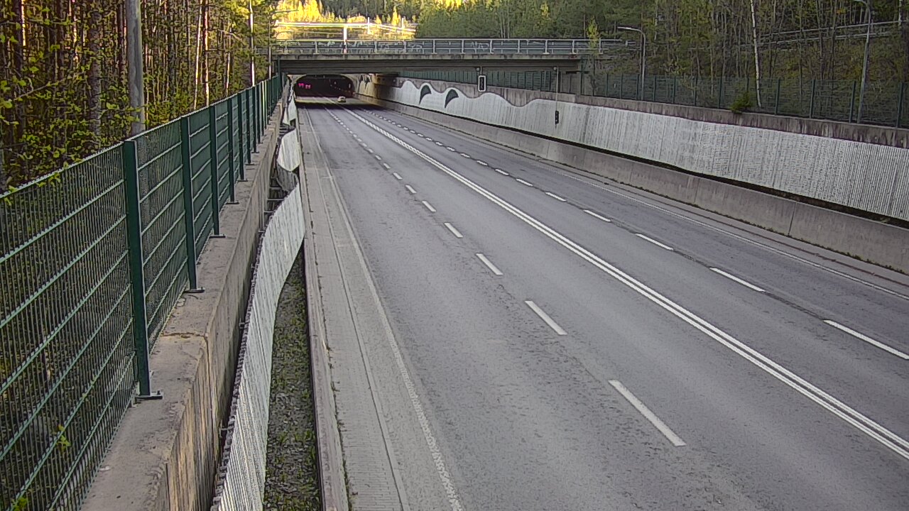 Kelikamerat Kuva Tie 102 Espoo Hiidenkallion tunneli, suuaukko pohj., Espoo, Uusimaa