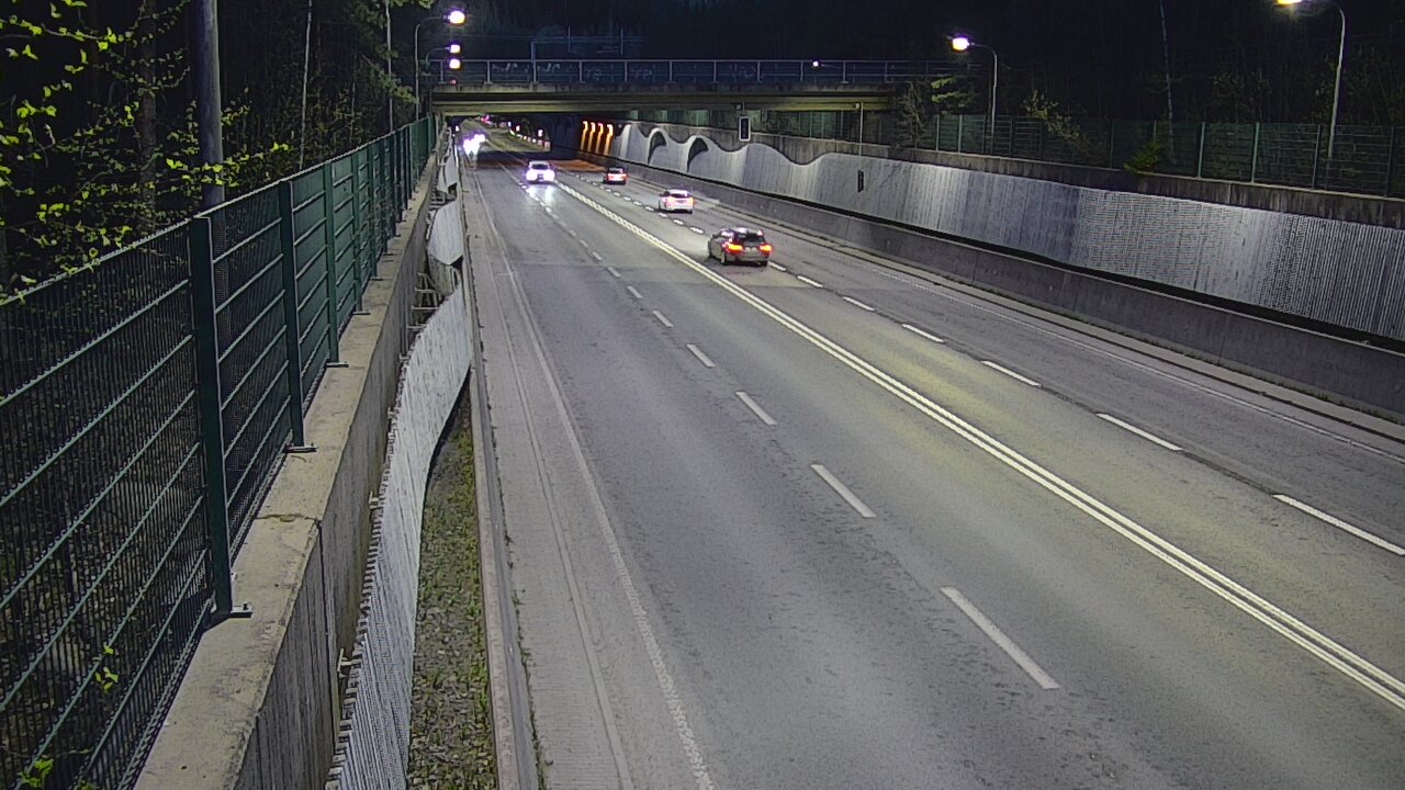 Weather Camera Image Väg 102 Esbo Hiidenkallio tunnel, suuaukko nord., Espoo, Uusimaa
