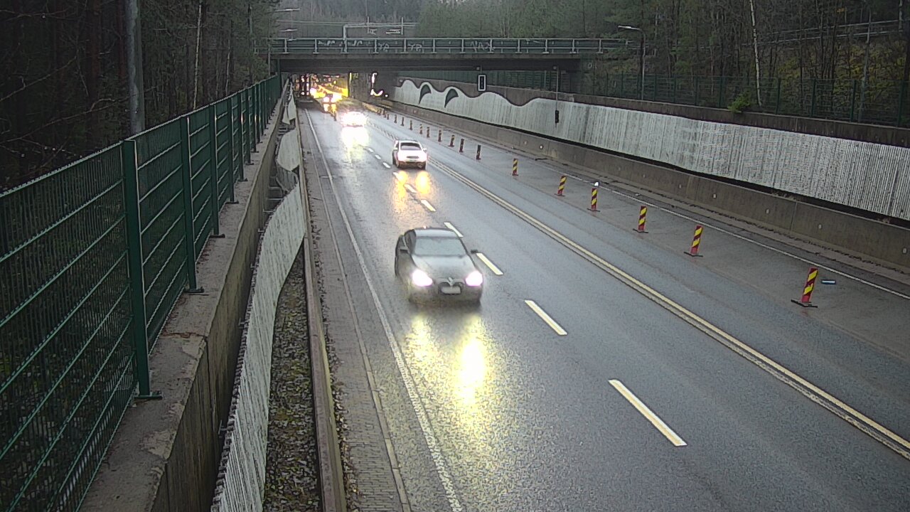 Weather Camera Image Road 102 Espoo Hiidenkallion tunneli, suuaukko north., Espoo, Uusimaa