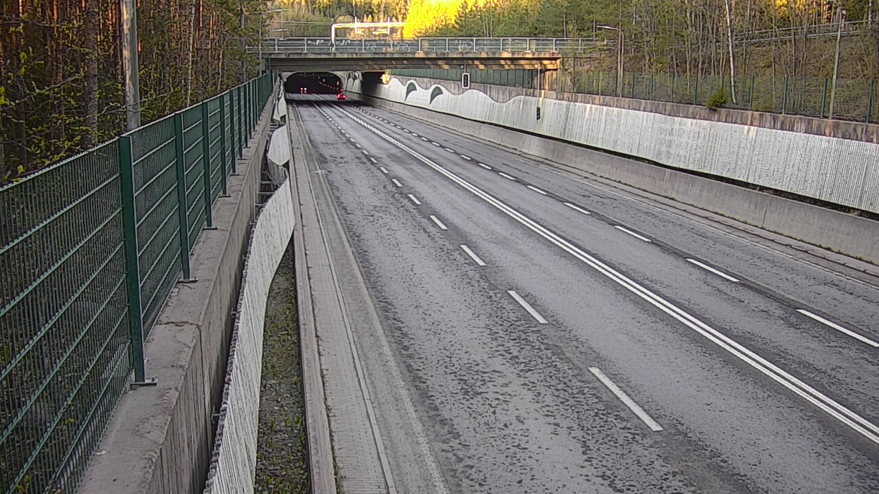 Kelikamerat Kuva Tie 102 Espoo Hiidenkallion tunneli, suuaukko pohj., Espoo, Uusimaa