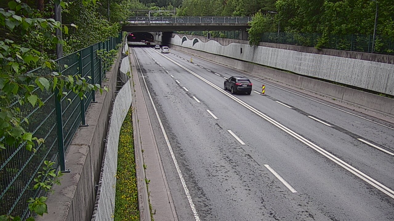 Weather Camera Image Väg 102 Esbo Hiidenkallio tunnel, suuaukko nord., Espoo, Uusimaa