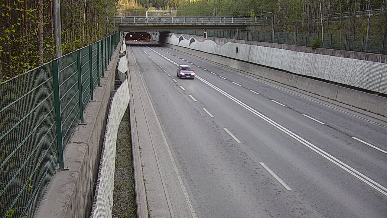 Kelikamerat Kuva Tie 102 Espoo Hiidenkallion tunneli, suuaukko pohj., Espoo, Uusimaa