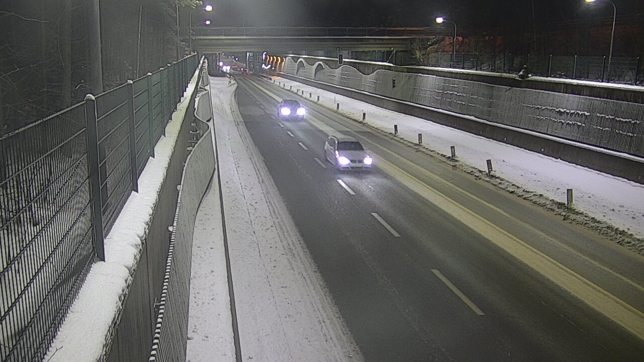 Weather Camera Image Väg 102 Esbo Hiidenkallio tunnel, suuaukko nord., Espoo, Uusimaa