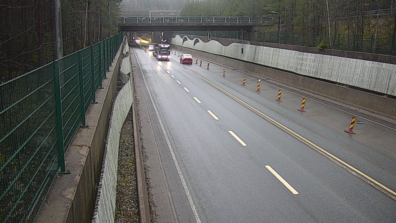 Weather Camera Image Väg 102 Esbo Hiidenkallio tunnel, suuaukko nord., Espoo, Uusimaa