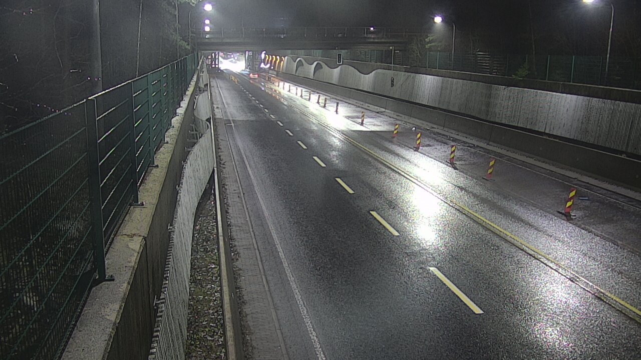 Weather Camera Image Road 102 Espoo Hiidenkallion tunneli, suuaukko north., Espoo, Uusimaa