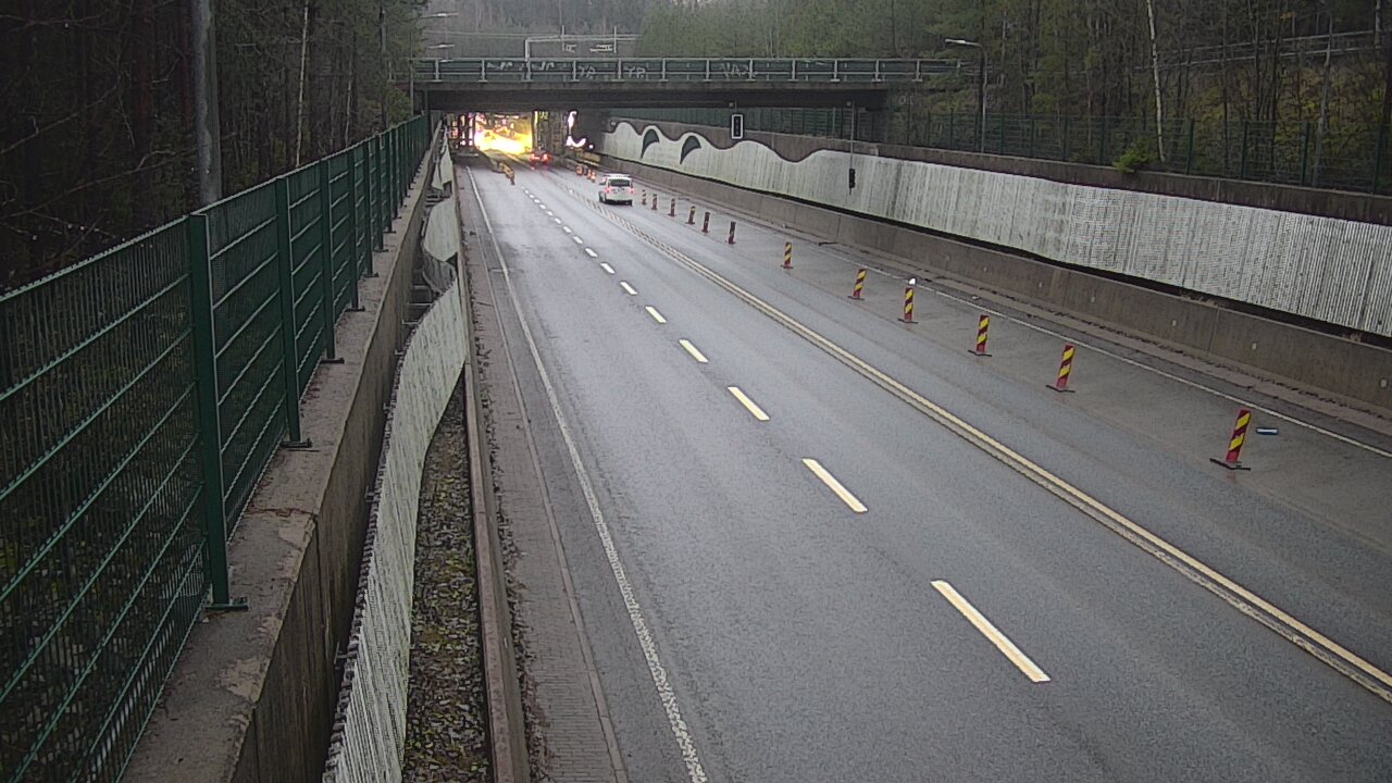 Weather Camera Image Road 102 Espoo Hiidenkallion tunneli, suuaukko north., Espoo, Uusimaa