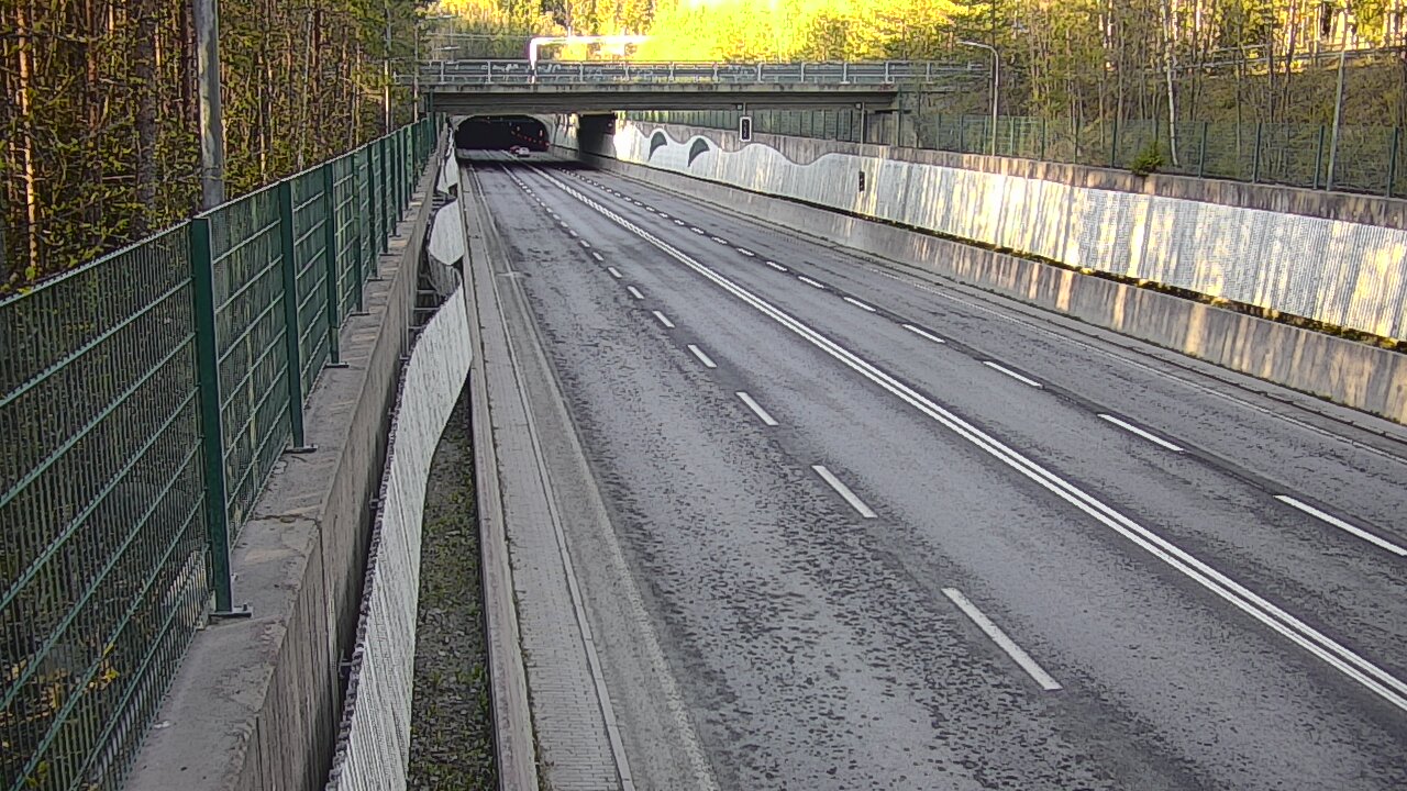 Kelikamerat Kuva Tie 102 Espoo Hiidenkallion tunneli, suuaukko pohj., Espoo, Uusimaa