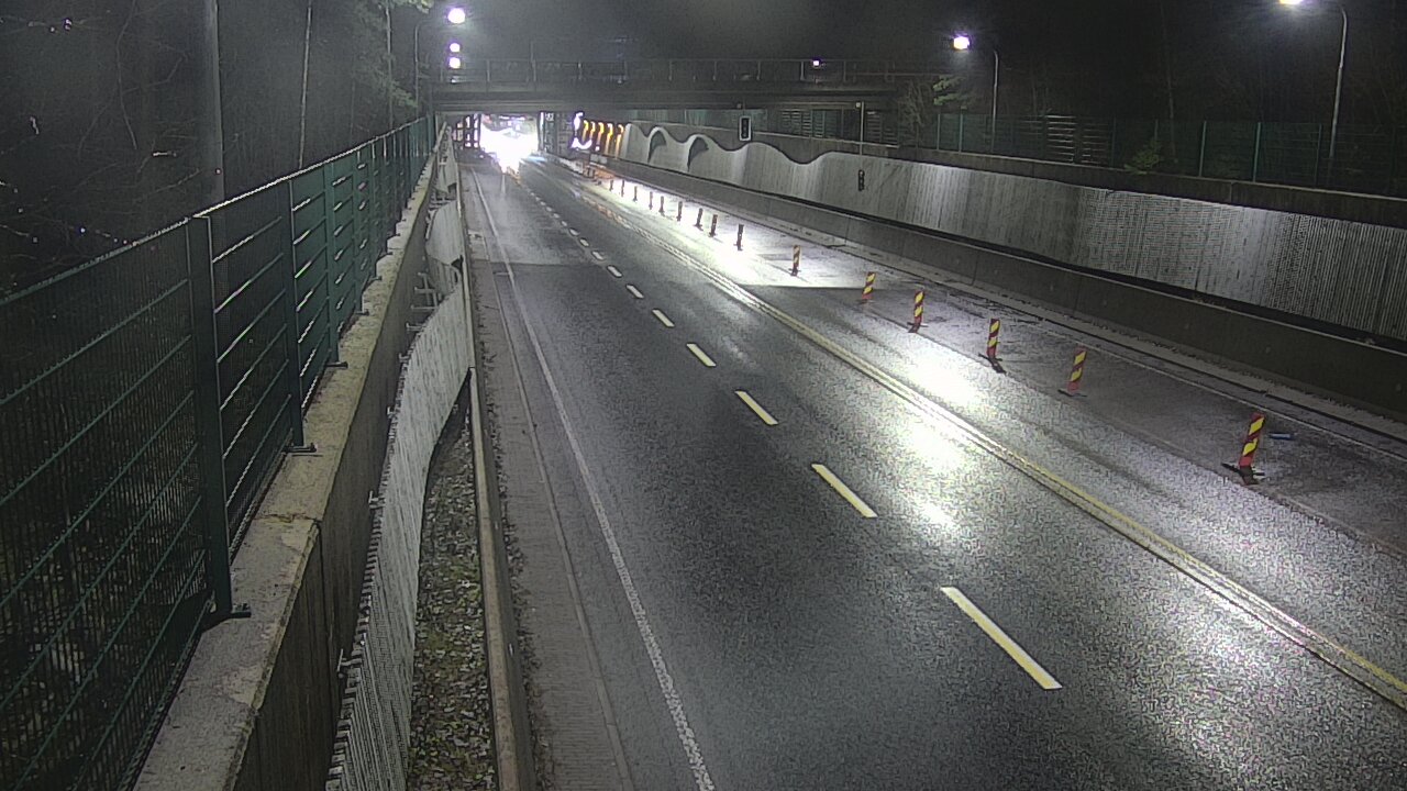 Weather Camera Image Road 102 Espoo Hiidenkallion tunneli, suuaukko north., Espoo, Uusimaa