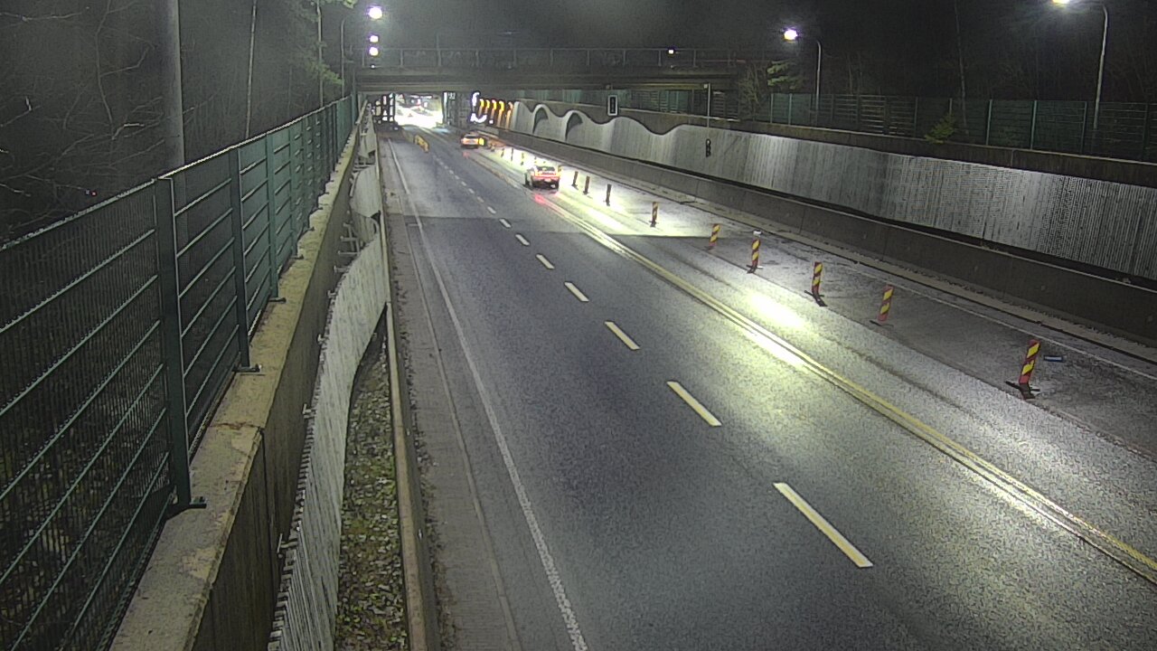 Weather Camera Image Road 102 Espoo Hiidenkallion tunneli, suuaukko north., Espoo, Uusimaa